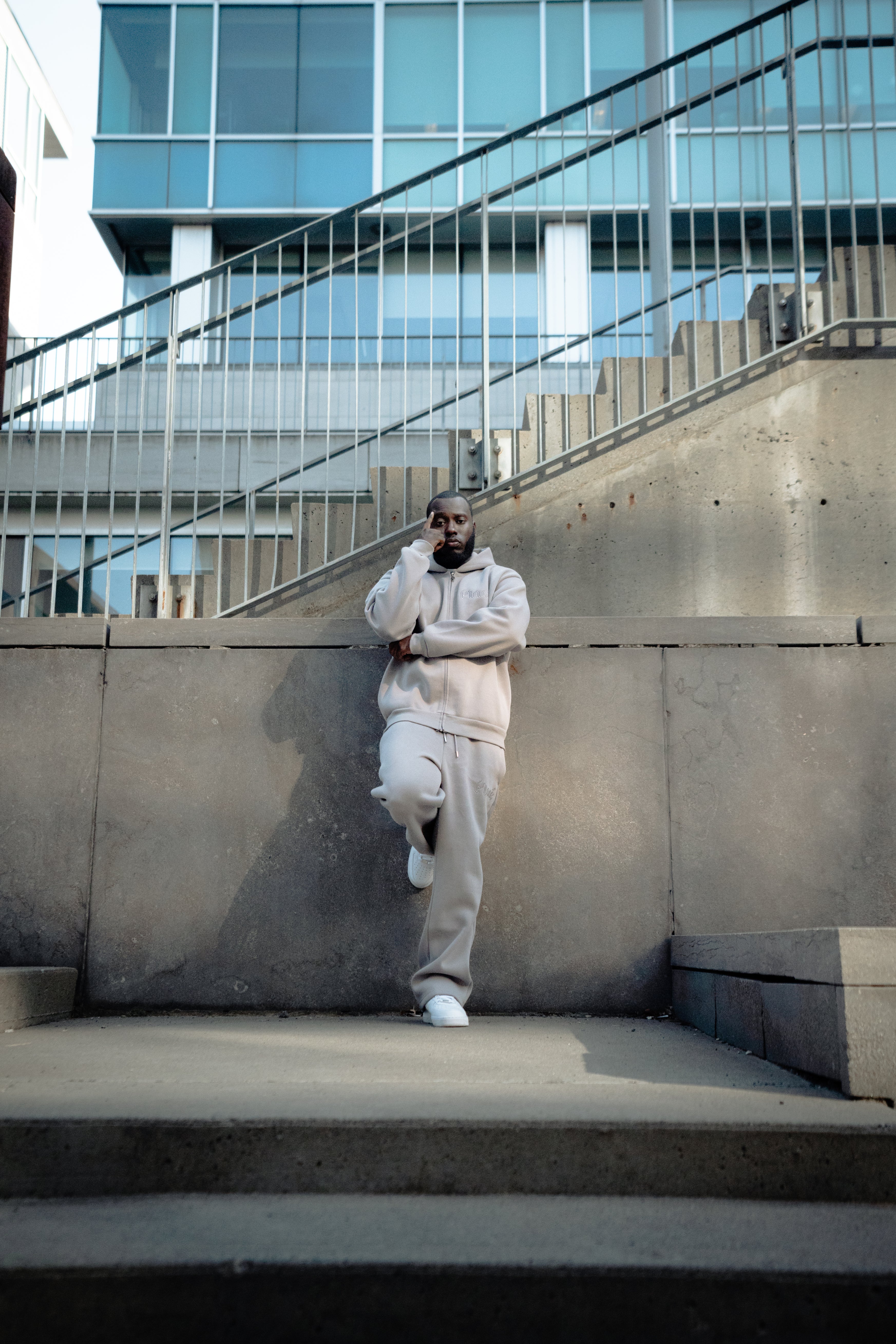 Elevate Tracksuit – Placé En Français